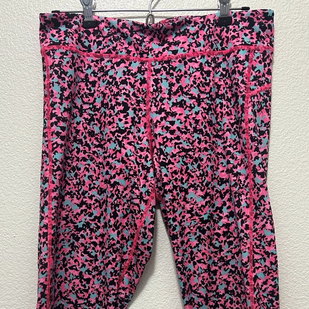 Under Armour pink animal print capri leggings, large